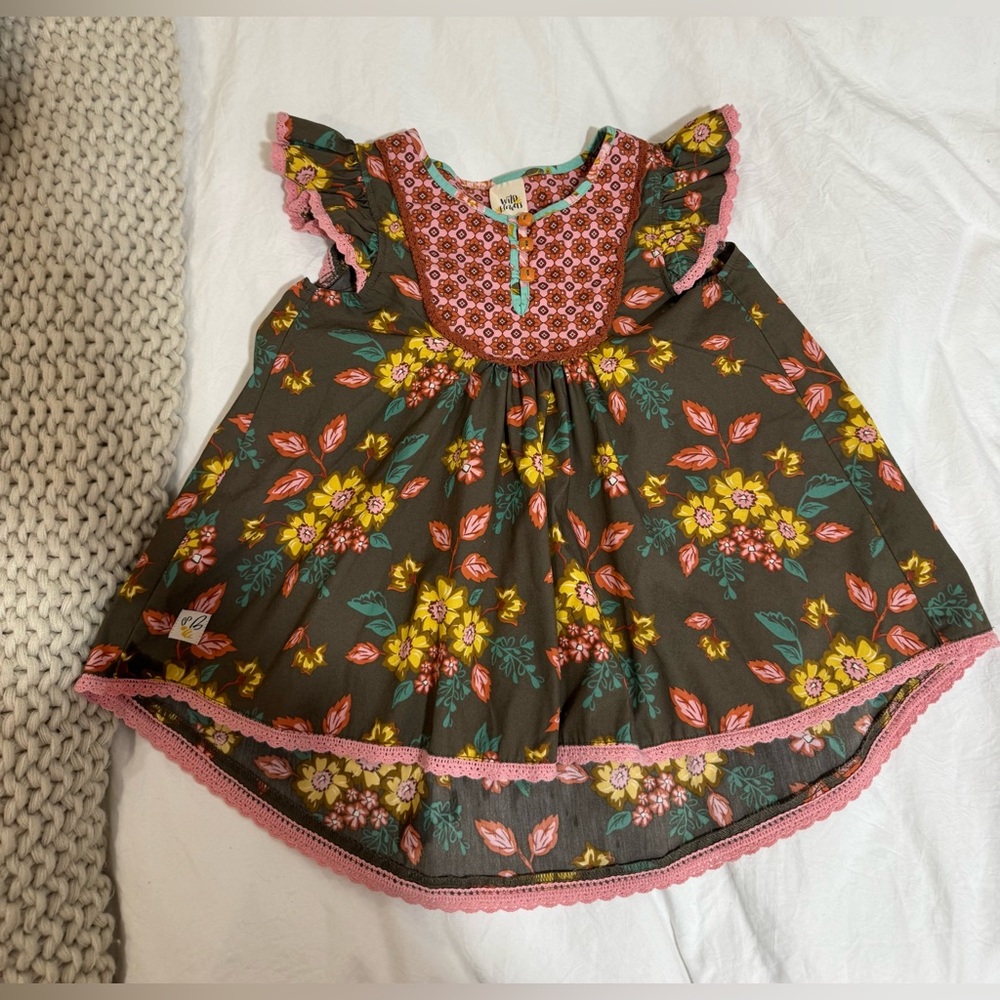 Wild flowers Preloved hi-low tunic size 4